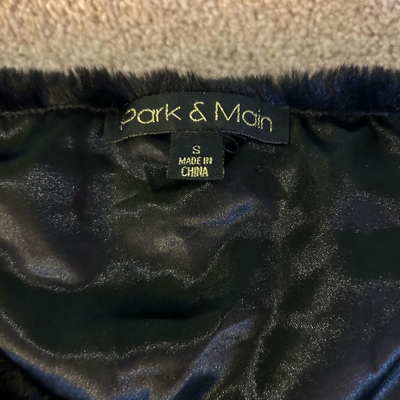 Park and Main faux fur jacket - Picture 3 of 6